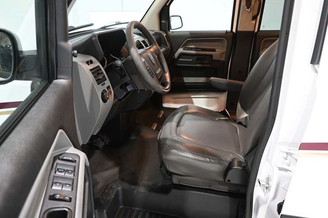 2014 VPG MV-1 DX Mobility Handicap Van - 23093161 - 12