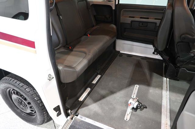 2014 VPG MV-1 DX Mobility Handicap Van - 23093161 - 18