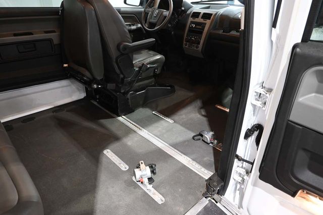 2014 VPG MV-1 DX Mobility Handicap Van - 23093161 - 19