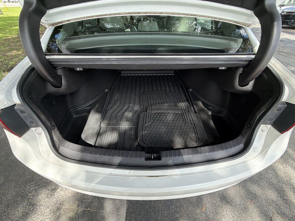 Acura TLX 4dr Sedan FWD V6 Tech photo 23