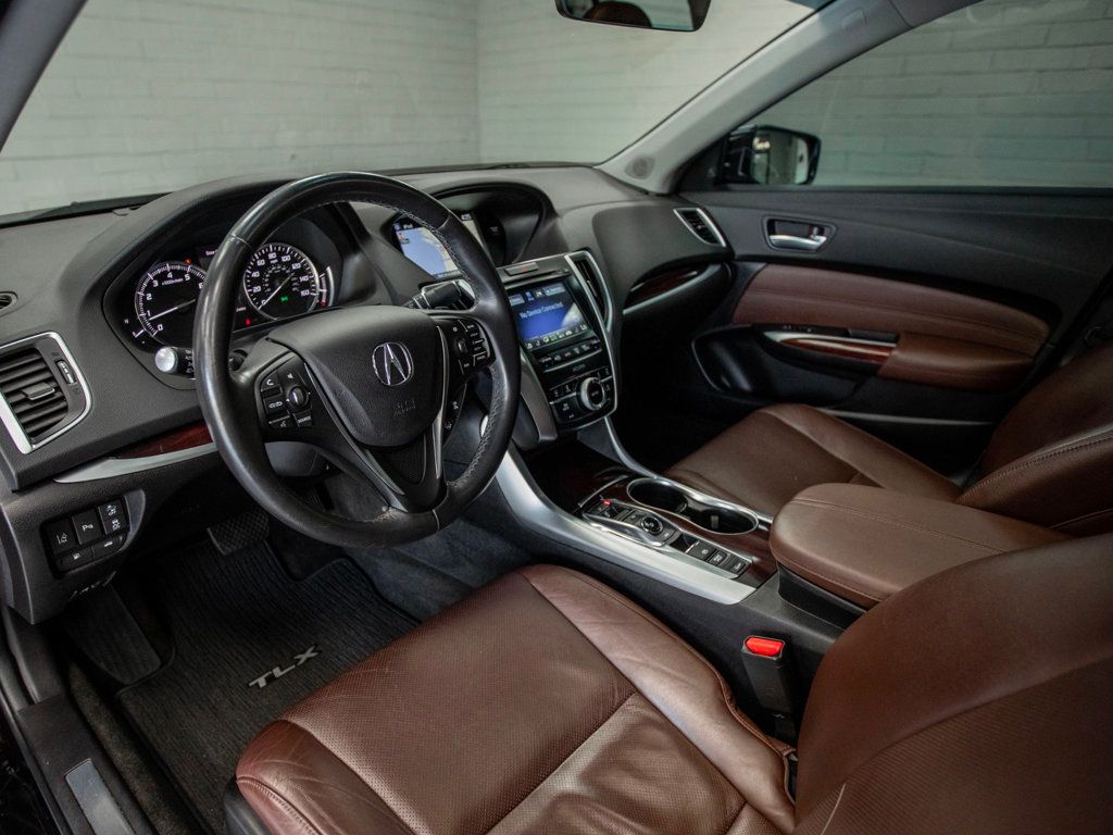 2015 Acura TLX SH-AWD Advance photo 16
