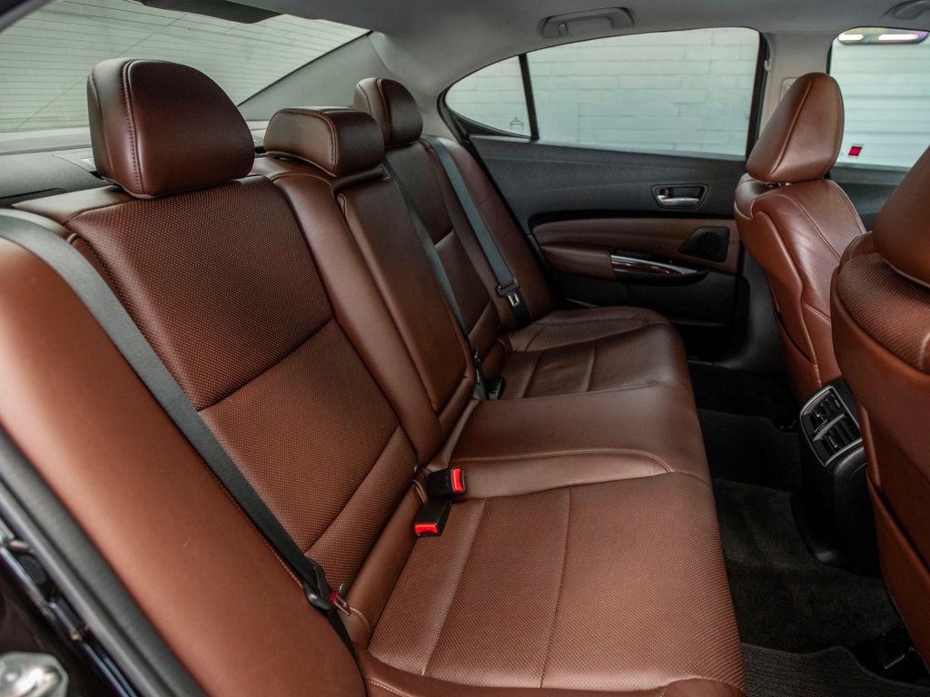 2015 Acura TLX SH-AWD Advance photo 24