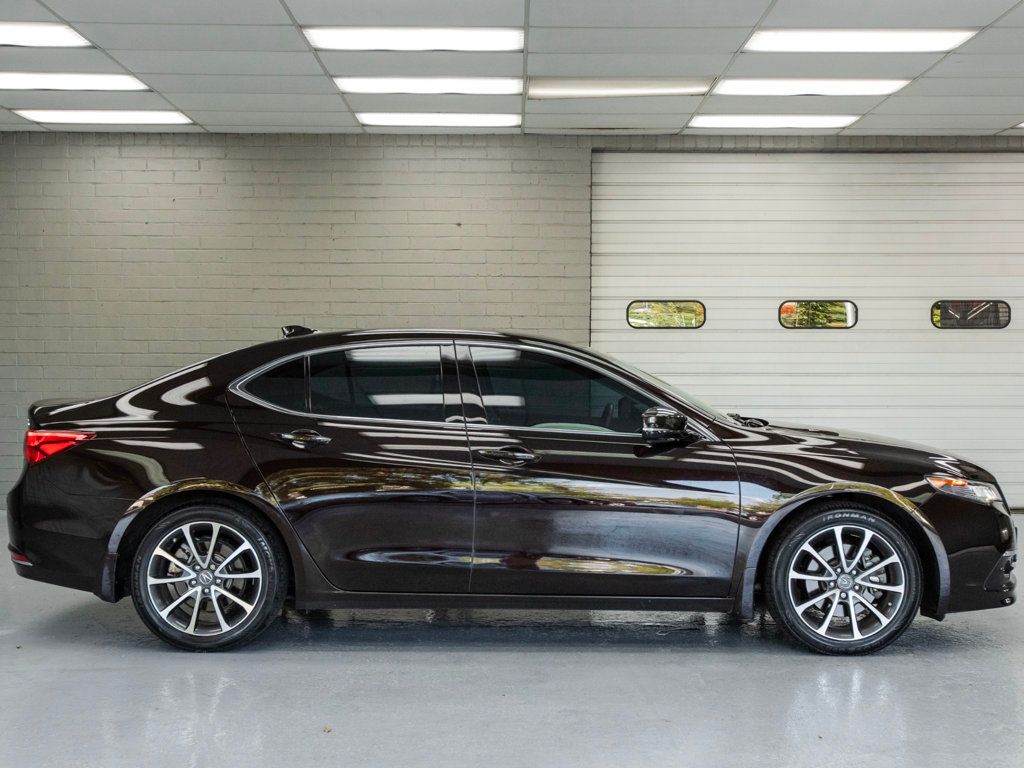 2015 Acura TLX SH-AWD Advance photo 2