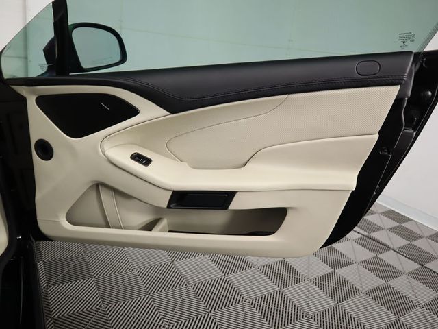 2015 Aston Martin Vanquish 2dr Coupe - 22944423 - 25