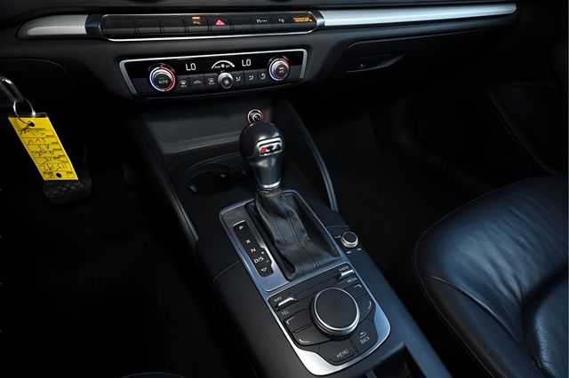 2015 AUDI A3 Cabriolet 2dr Cabriolet quattro 2.0T Premium - 22951656 - 29