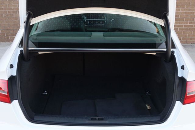 2015 Audi A4 Premium - 23083417 - 12
