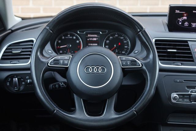 2015 Audi Q3 2.0T Prestige - 23055206 - 24