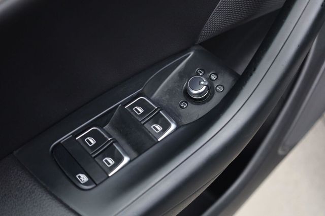 2015 Audi Q3 2.0T Prestige - 23055206 - 30