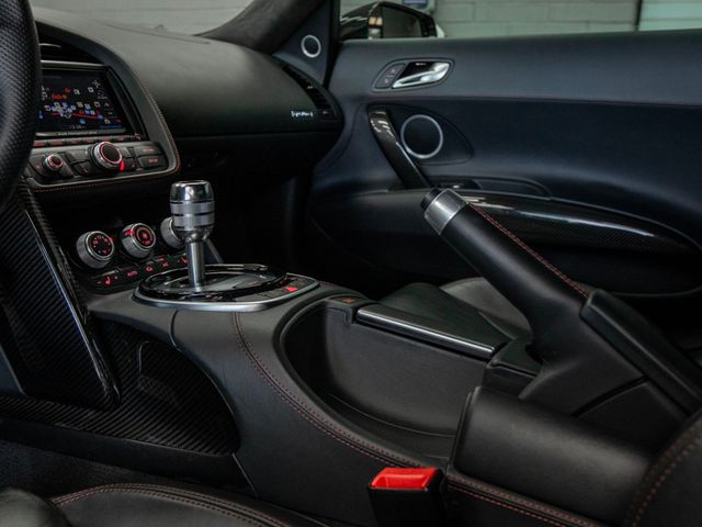 2015 Audi R8 2dr Coupe Automatic quattro V10 plus - 22963264 - 29