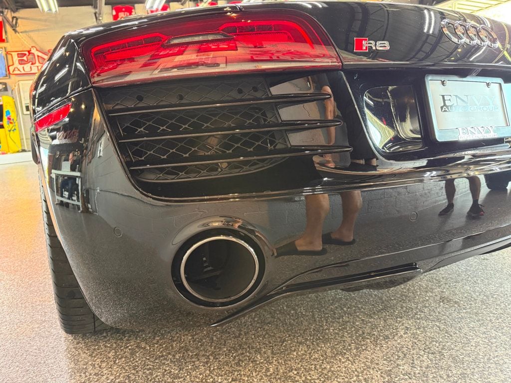 2015 Audi R8 Coupe Quattro V10 Plus photo 14