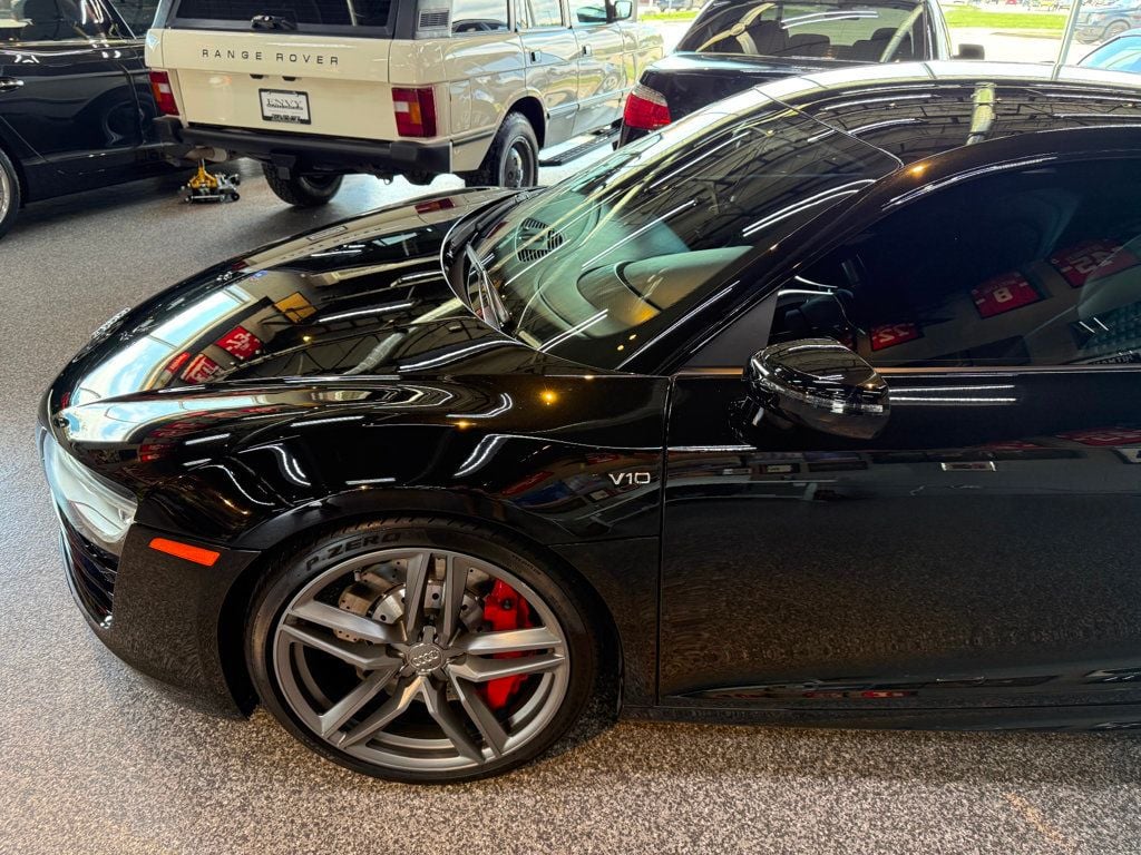 2015 Audi R8 Coupe Quattro V10 Plus photo 23