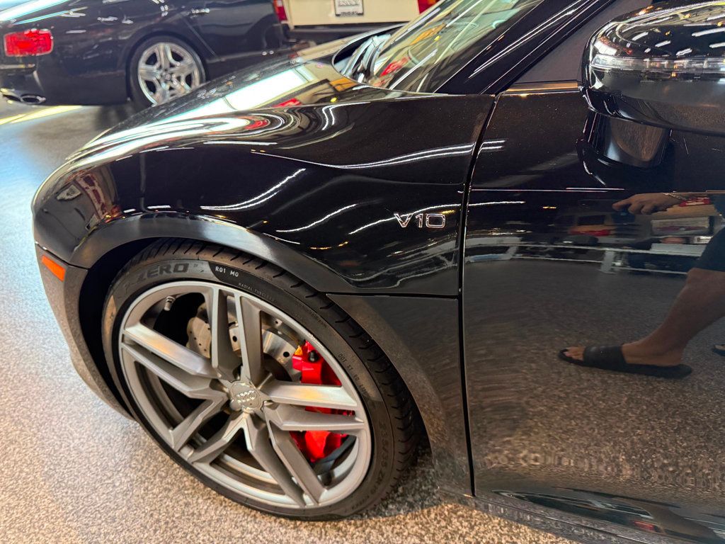 2015 Audi R8 Coupe Quattro V10 Plus photo 28