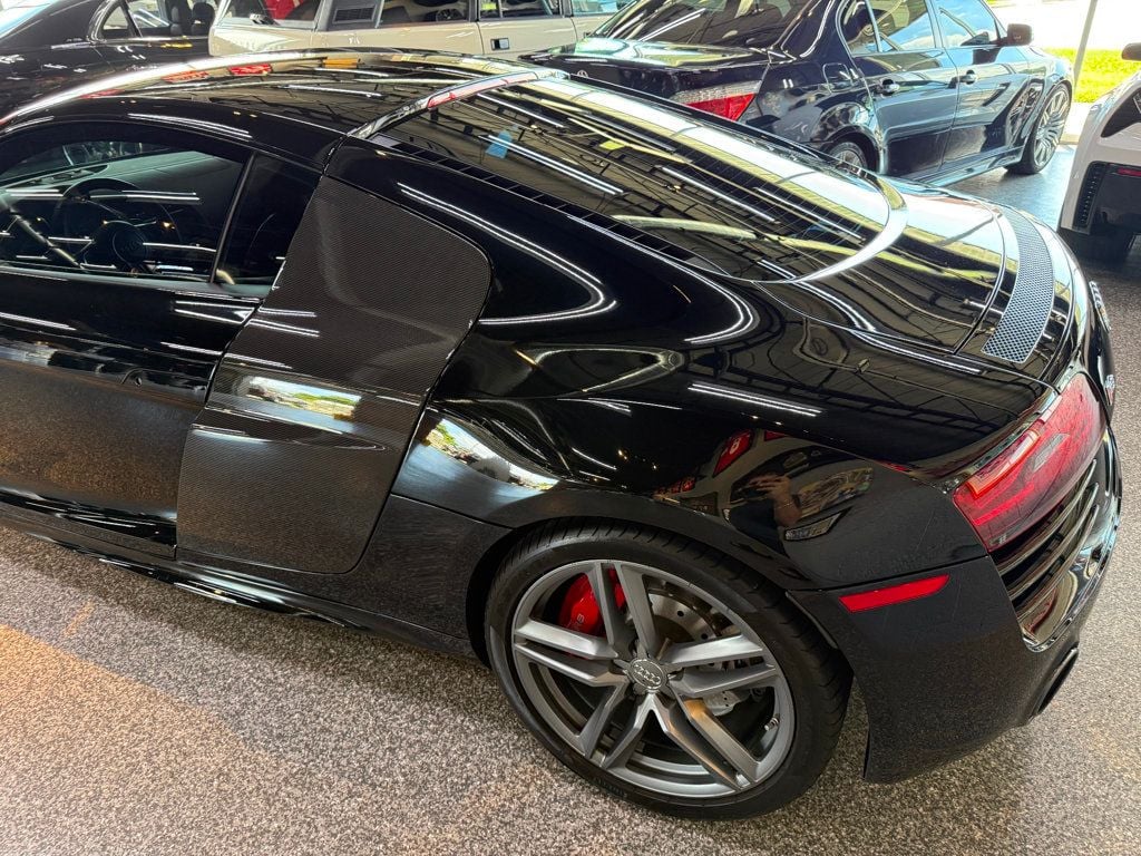 2015 Audi R8 Coupe Quattro V10 Plus photo 31