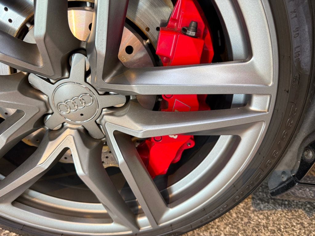 2015 Audi R8 Coupe Quattro V10 Plus photo 32