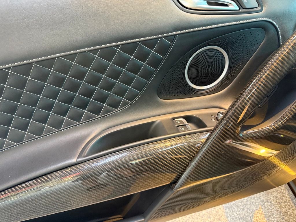 2015 Audi R8 Coupe Quattro V10 Plus photo 38