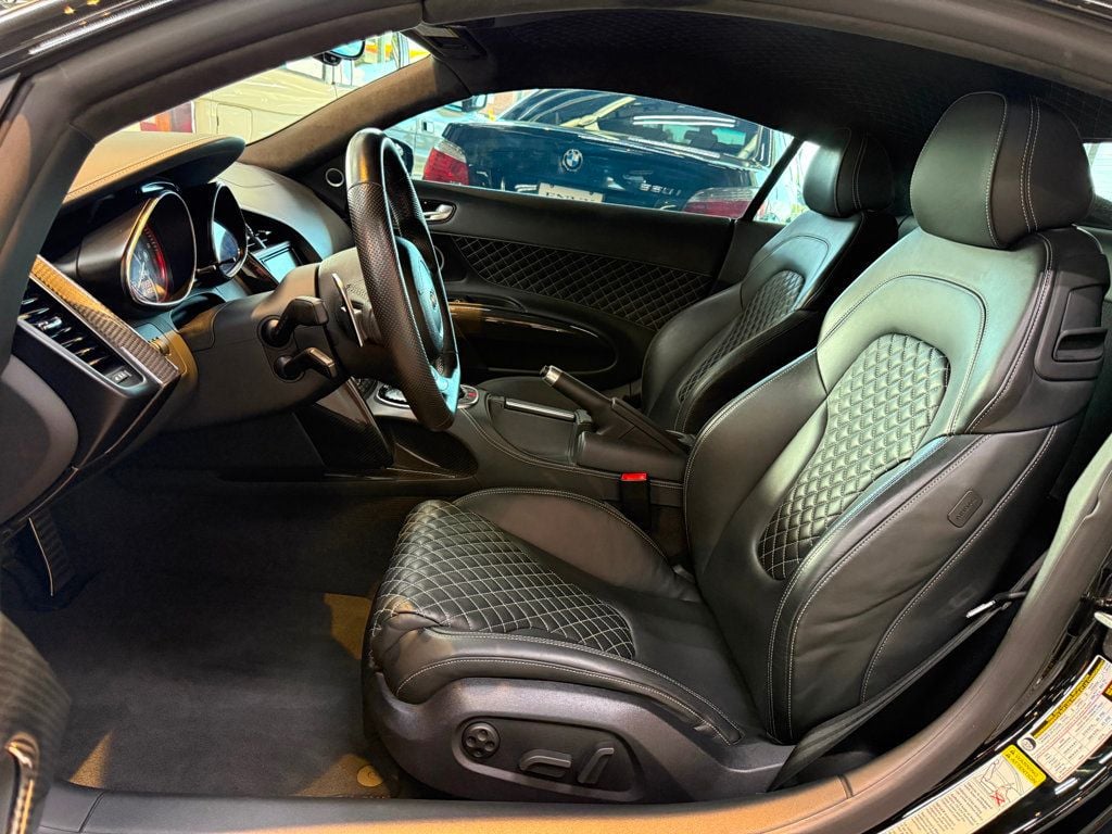 2015 Audi R8 Coupe Quattro V10 Plus photo 40