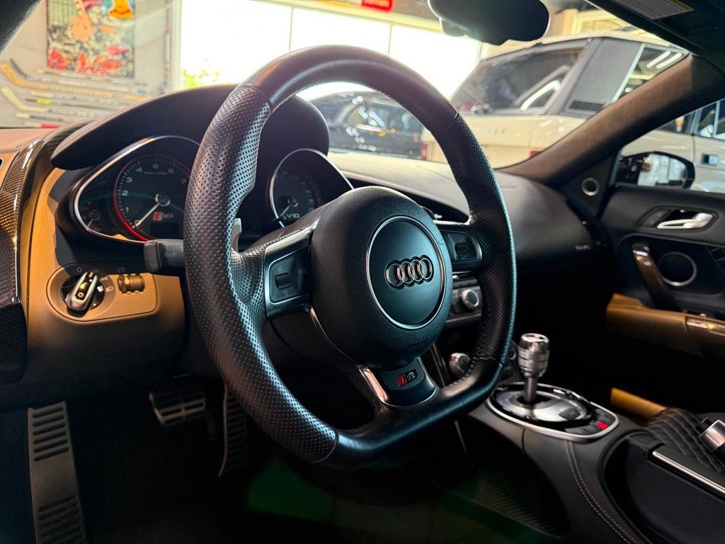 2015 Audi R8 Coupe Quattro V10 Plus photo 43