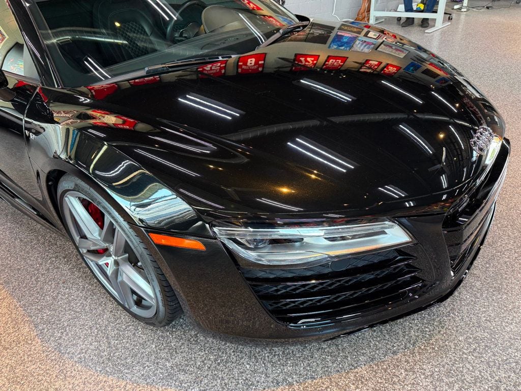 2015 Audi R8 Coupe Quattro V10 Plus photo 5