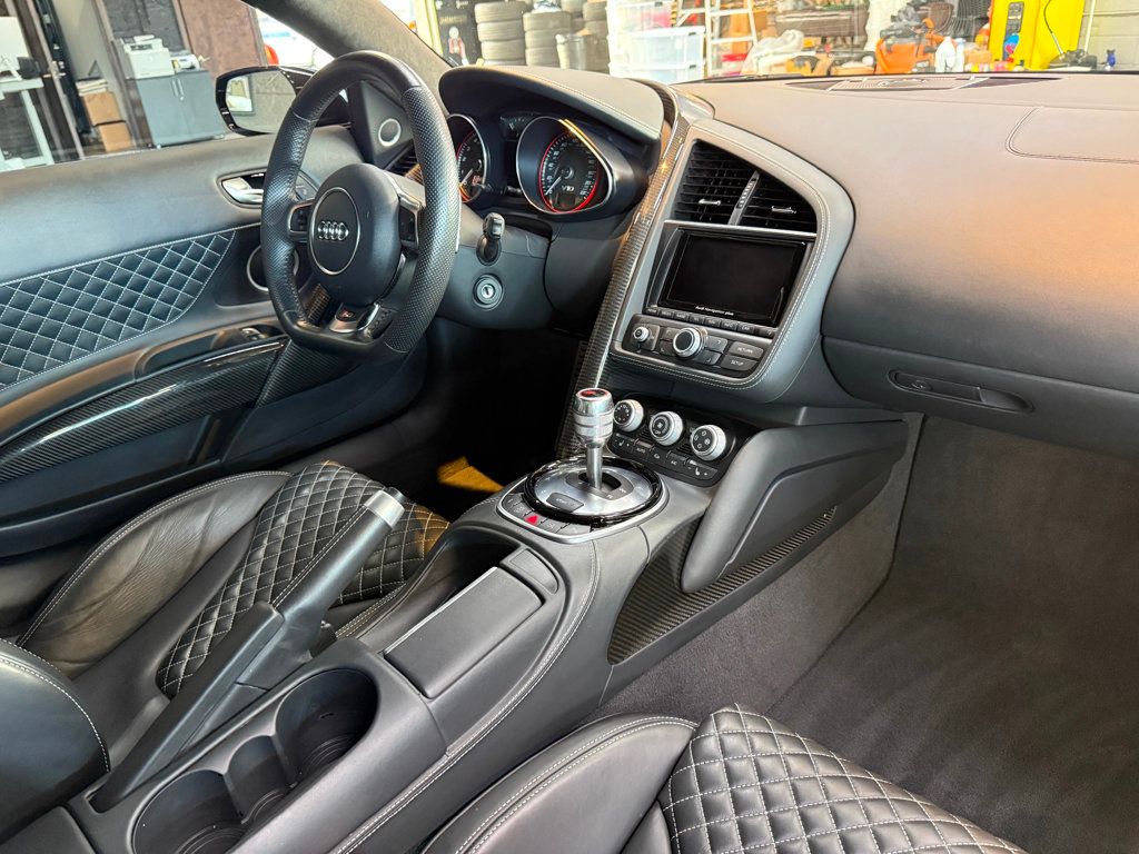 2015 Audi R8 Coupe Quattro V10 Plus photo 57
