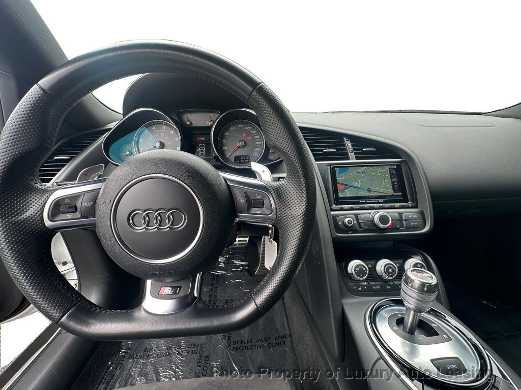 Audi R8 photo 15