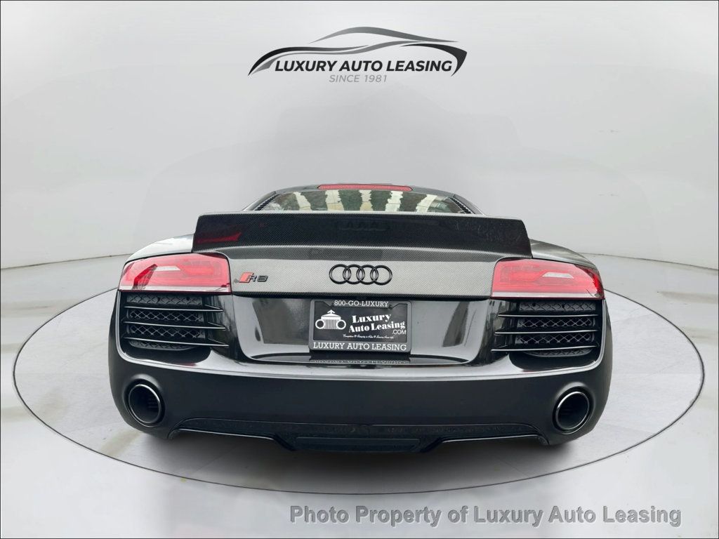 Audi R8 photo 4