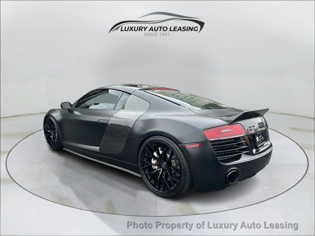 Audi R8 photo 5