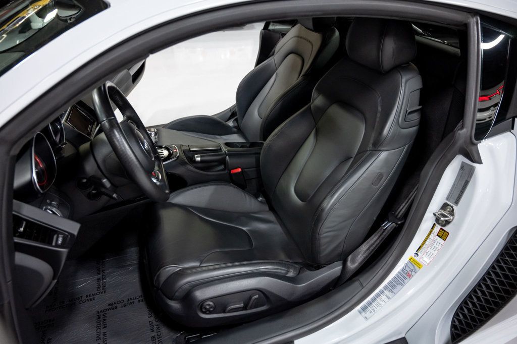 2015 Audi R8 2dr Coupe Manual quattro V10 - 22936811 - 16