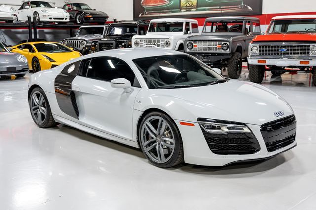 2015 Audi R8 2dr Coupe Manual quattro V10 - 22936811 - 34