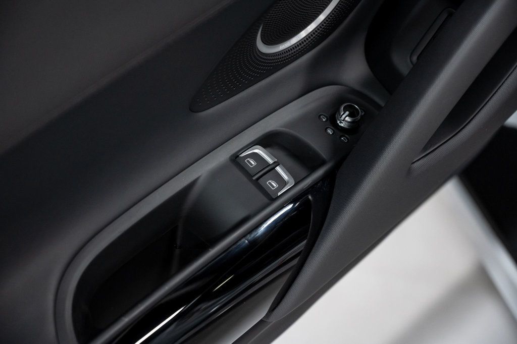 2015 Audi R8 2dr Coupe Manual quattro V10 - 22936811 - 81