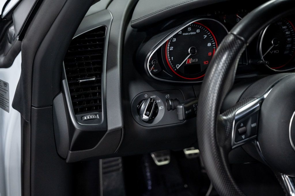 2015 Audi R8 2dr Coupe Manual quattro V10 - 22936811 - 82