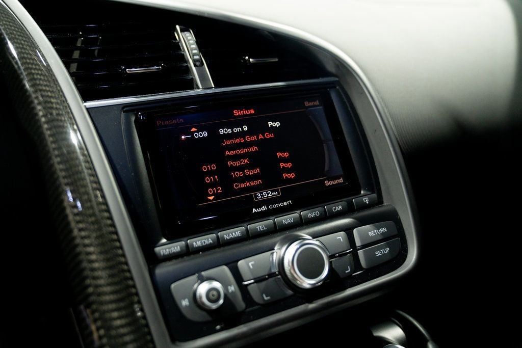 Audi R8 photo 14