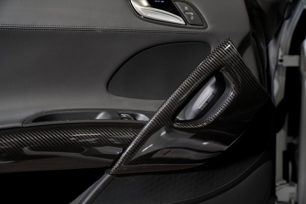 Audi R8 photo 16