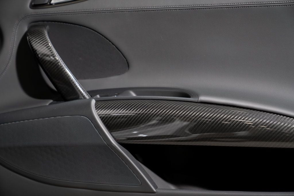 Audi R8 photo 24
