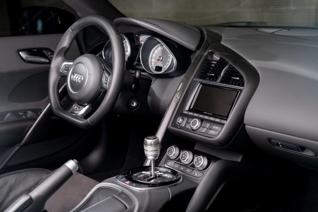 Audi R8 photo 26