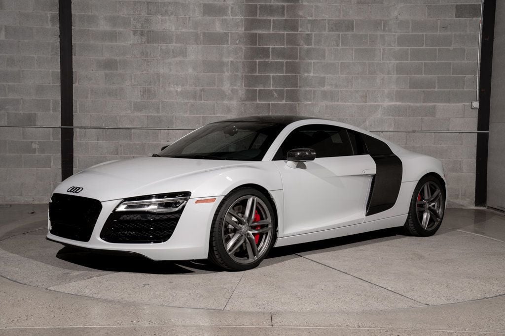Audi R8 photo 4