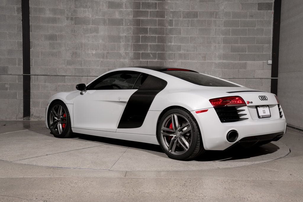 Audi R8 photo 5