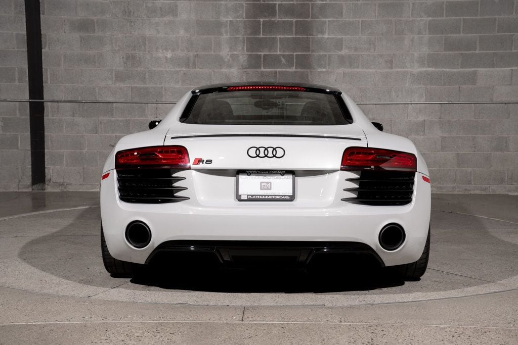 Audi R8 photo 6