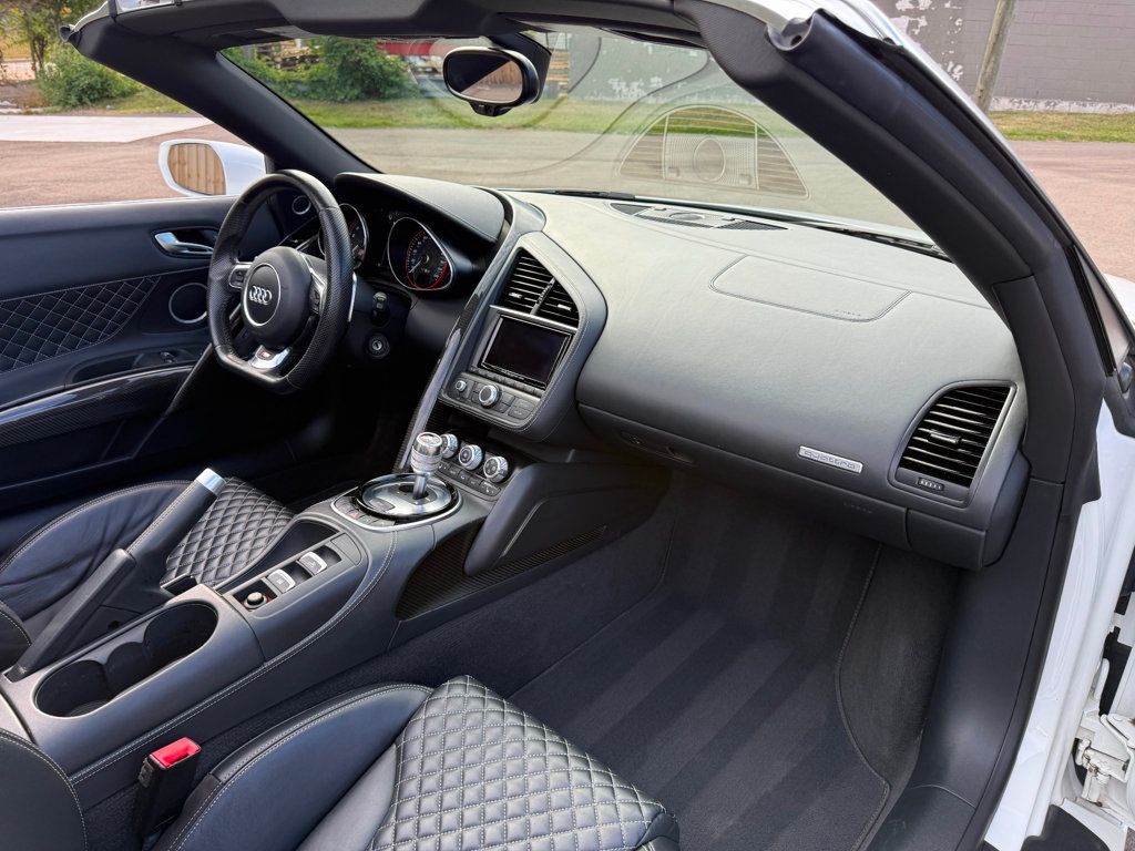 2015 Audi R8 Quattro Spyder V10 photo 26
