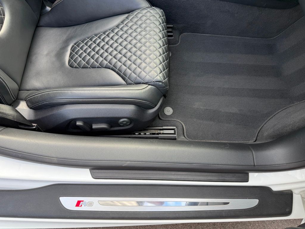 2015 Audi R8 Quattro Spyder V10 photo 30