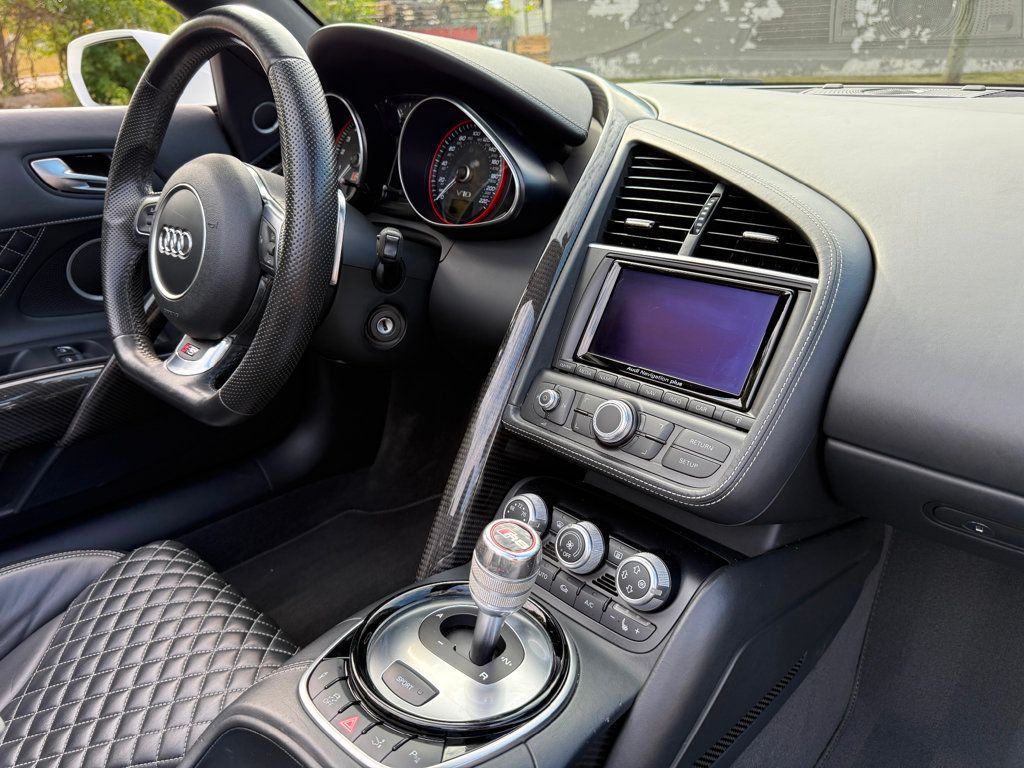 2015 Audi R8 Quattro Spyder V10 photo 36