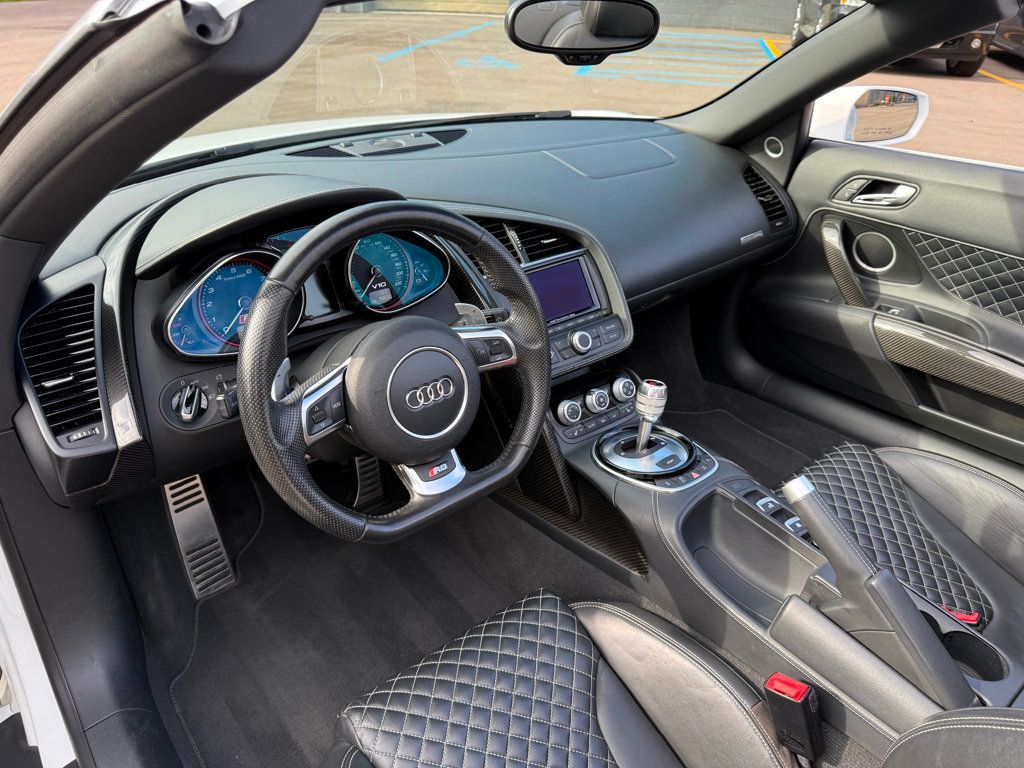 2015 Audi R8 Quattro Spyder V10 photo 40