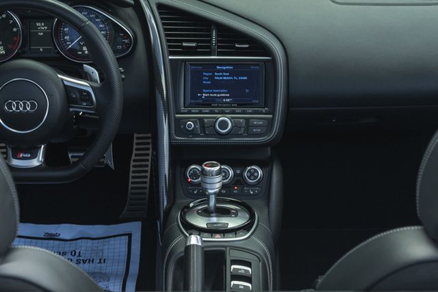 2015 Audi R8 Spyder 2dr Conv Auto quattro Spyder V10 - 22959108 - 17