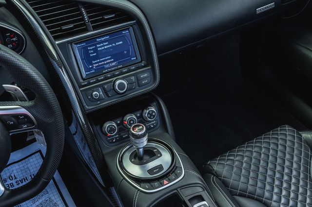 2015 Audi R8 Spyder 2dr Conv Auto quattro Spyder V10 - 22959108 - 19