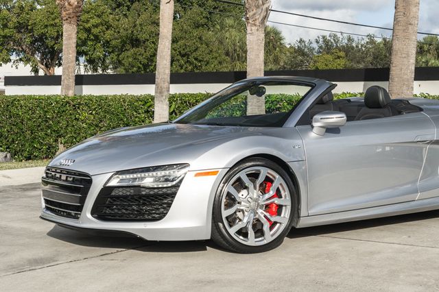 2015 Audi R8 Spyder 2dr Conv Auto quattro Spyder V10 - 22959108 - 2