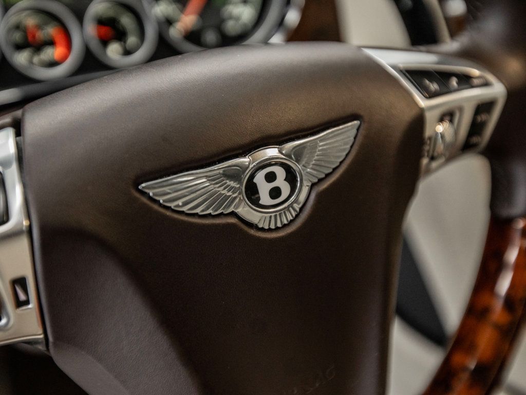 Bentley Flying Spur photo 22