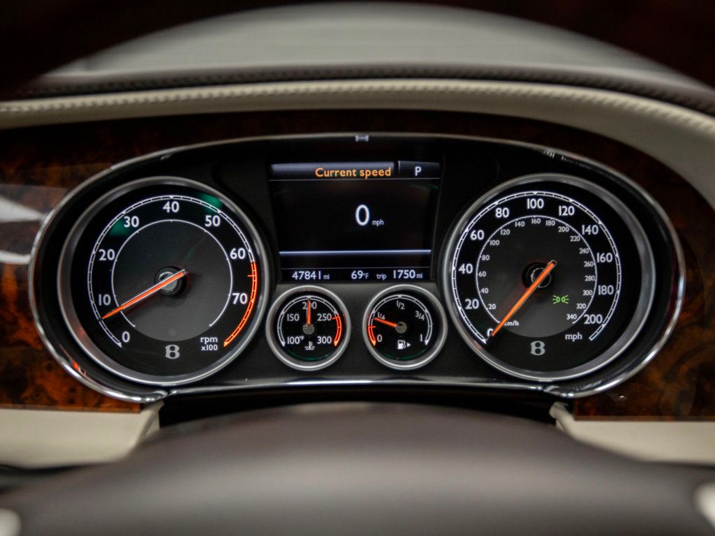 2015 Bentley Flying Spur V8 photo 23
