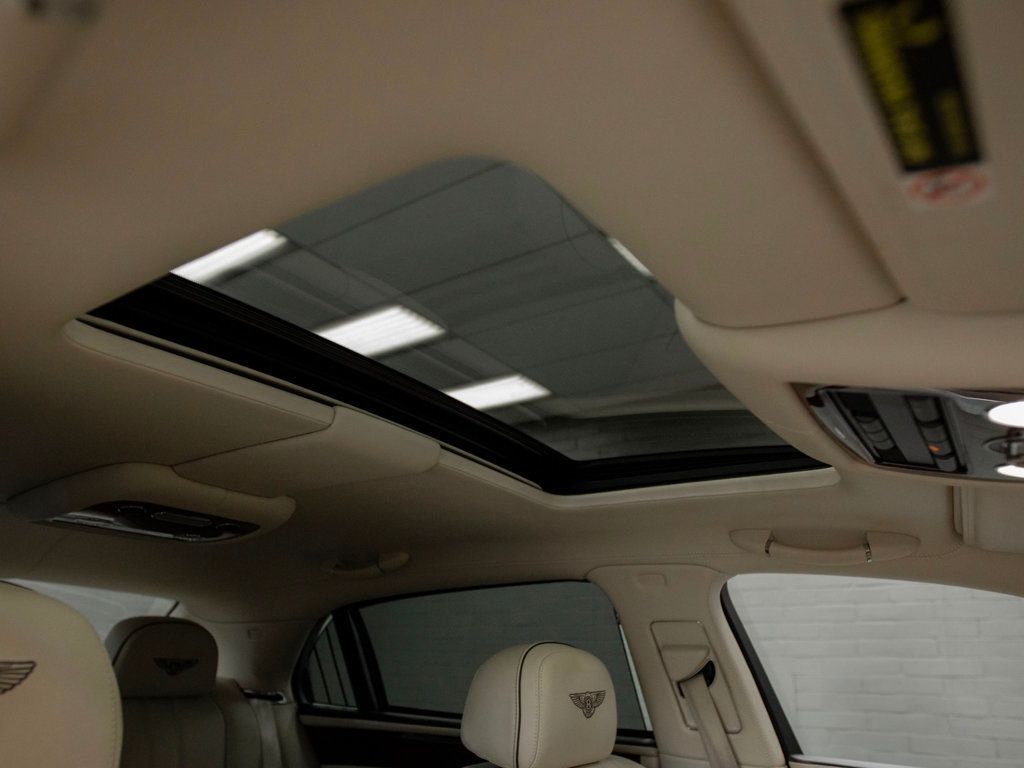 2015 Bentley Flying Spur V8 photo 30