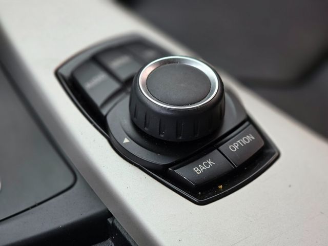 2015 BMW 3 Series 320i - 22975739 - 12