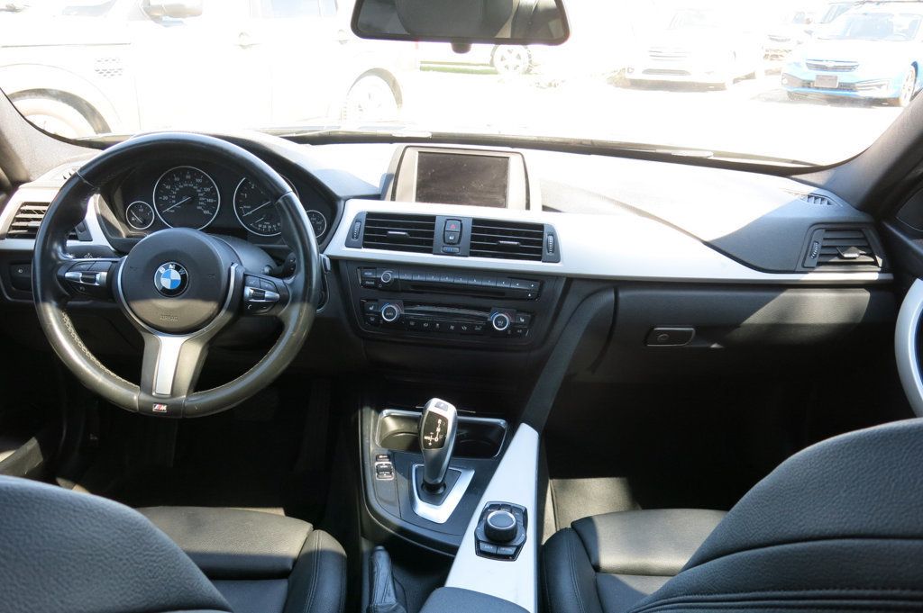 2015 BMW 3 Series 320i xDrive - 22397472 - 18