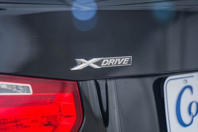 2015 BMW 3 Series 320i xDrive - 22378261 - 16